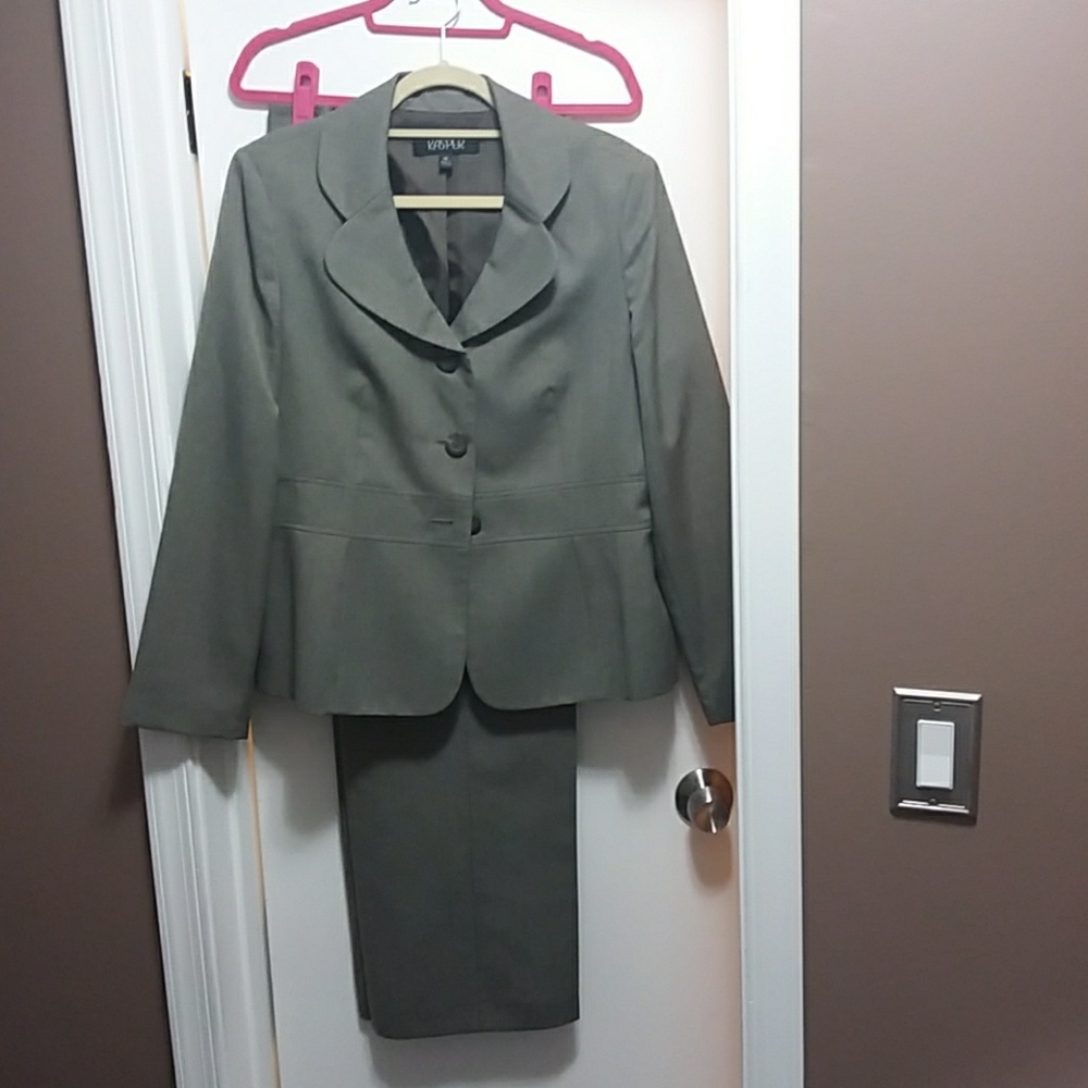 Kasper Olive Green Women's Two-Piece Skirt Suit